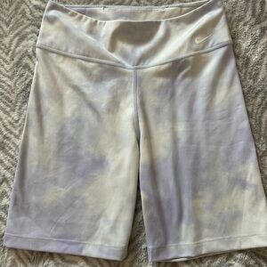 Womens’ Nike Tie Dye 7-inch Bike shorts- Medium
